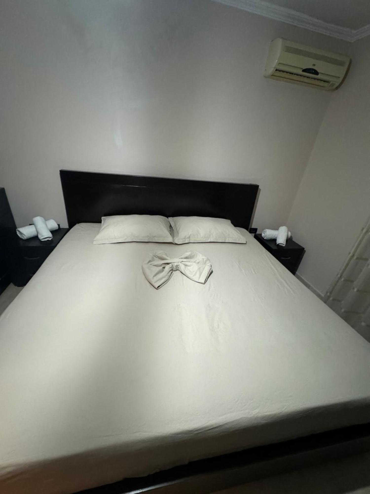 Toptani Center Apartment Tirana Buitenkant foto